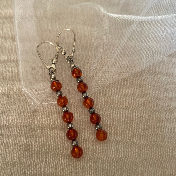 Amber earrings with silver Shepard hook closure - Picture 1 of 3